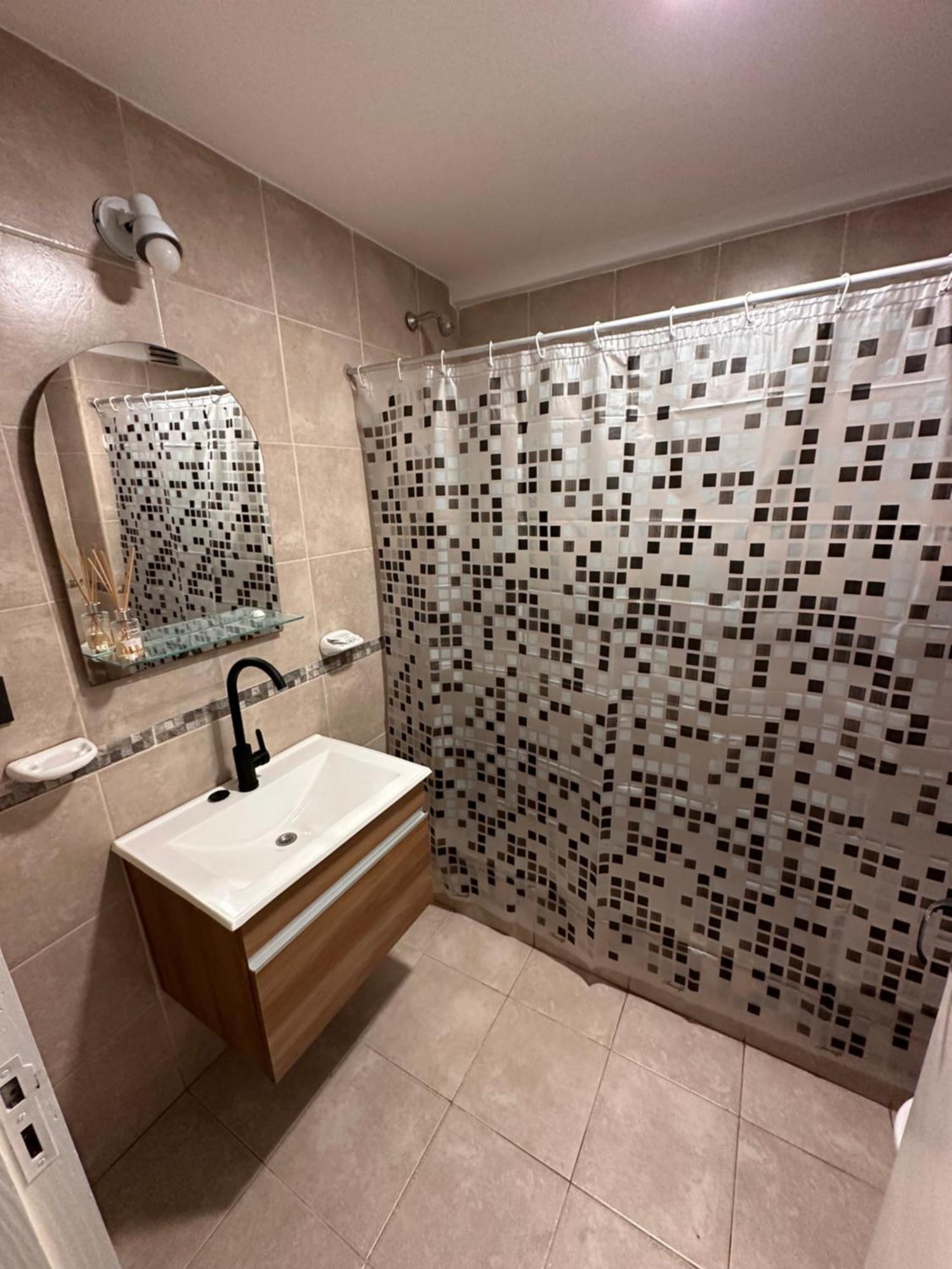 Apartamento Centrico 4 Personas Con Patio Santiago del Estero